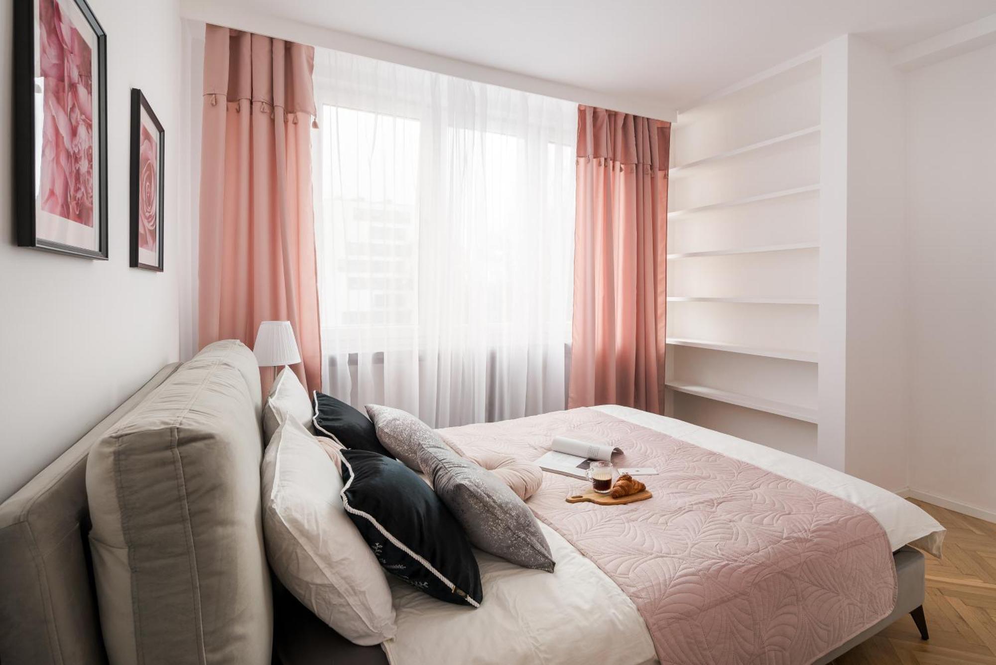 Pulawska Mokotow 2-bedroom & Living Room, Balcony & Free Parking On Site * Warschau